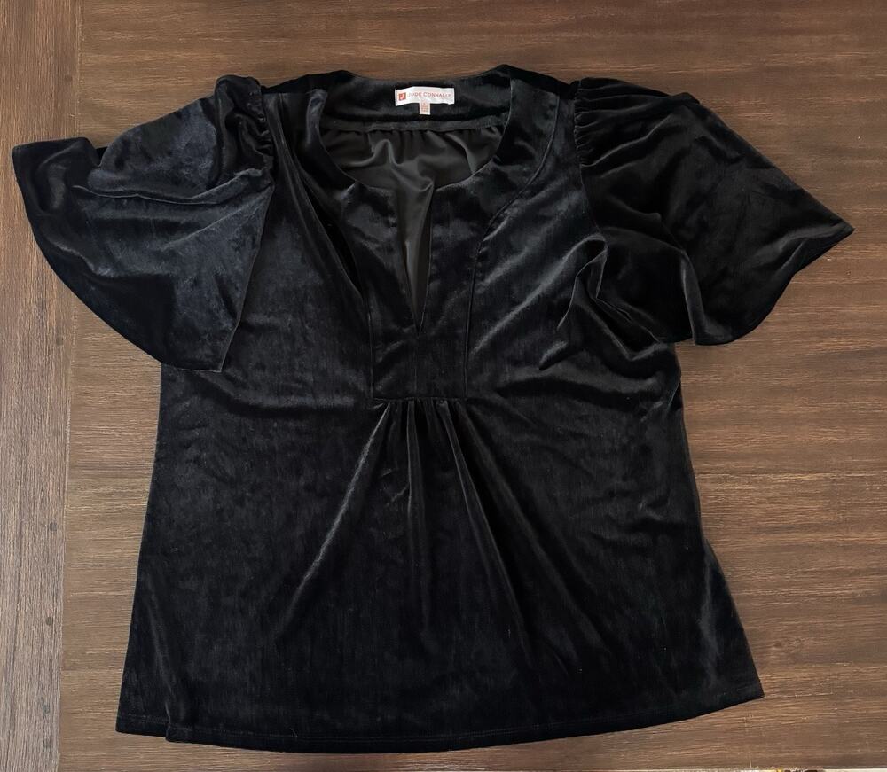 Jude Connally Top Blouse Women’s Large Black Velvet Flutter Sleeve Stretch